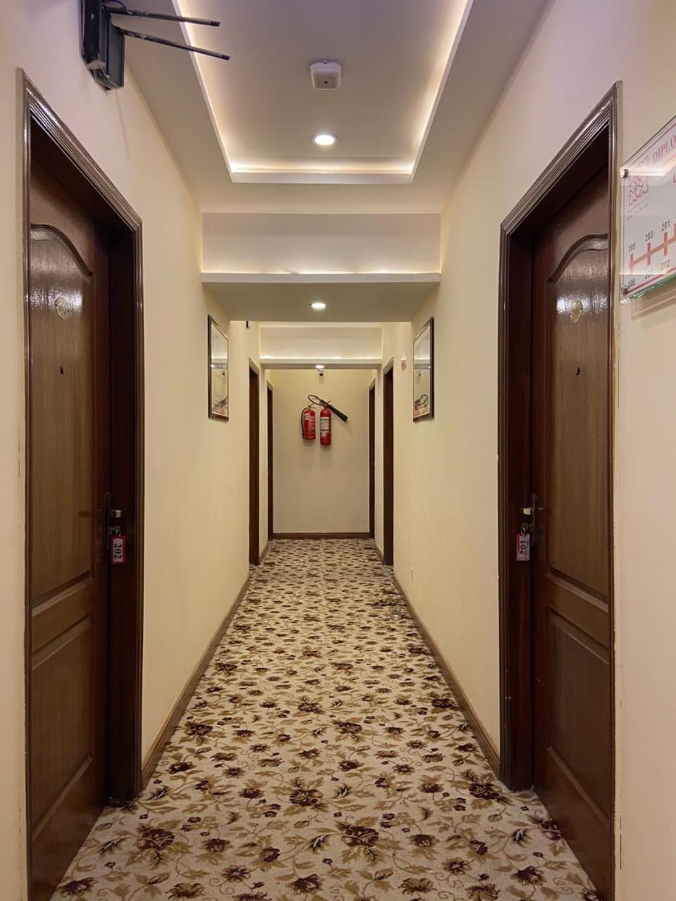 Hotel Diplomat Исламабад Екстериор снимка