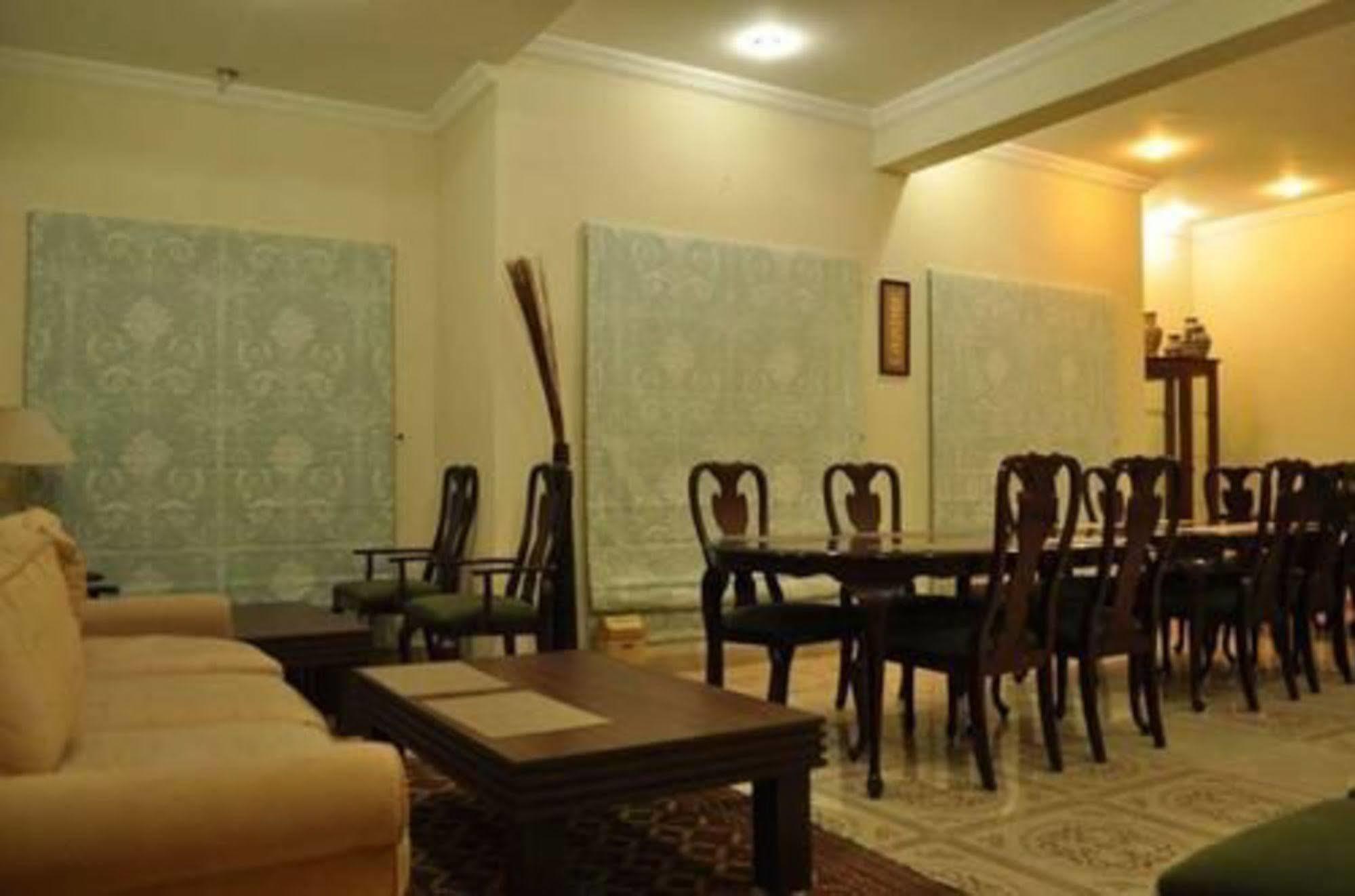 Hotel Diplomat Исламабад Екстериор снимка