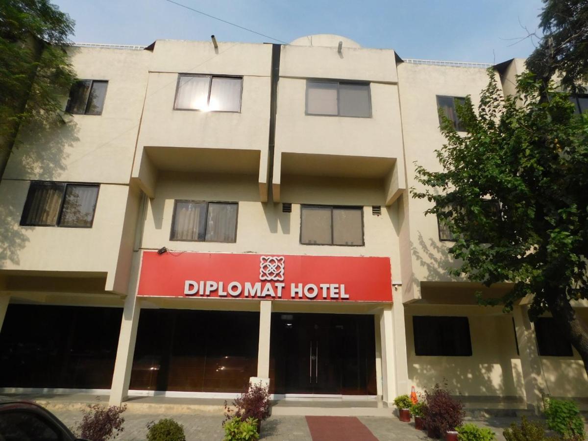 Hotel Diplomat Исламабад Екстериор снимка