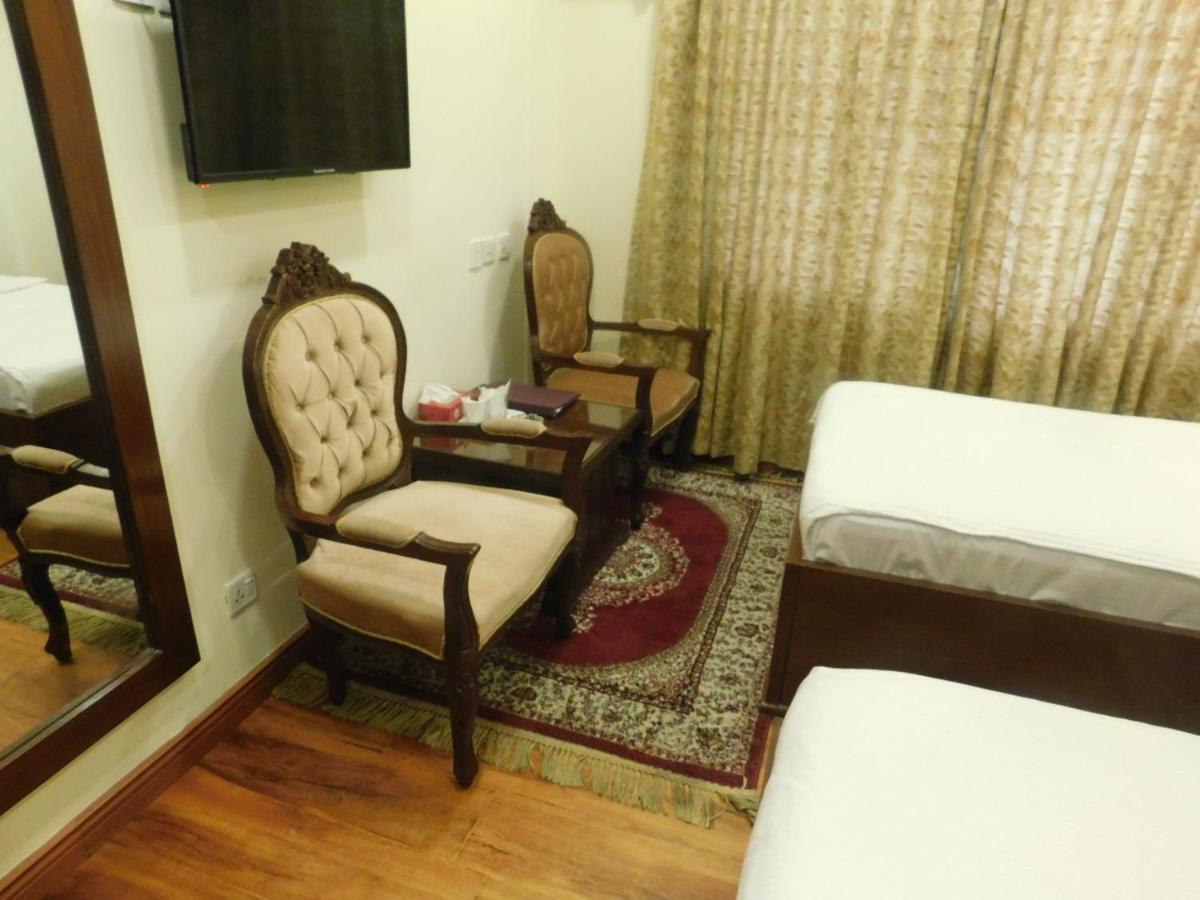 Hotel Diplomat Исламабад Екстериор снимка